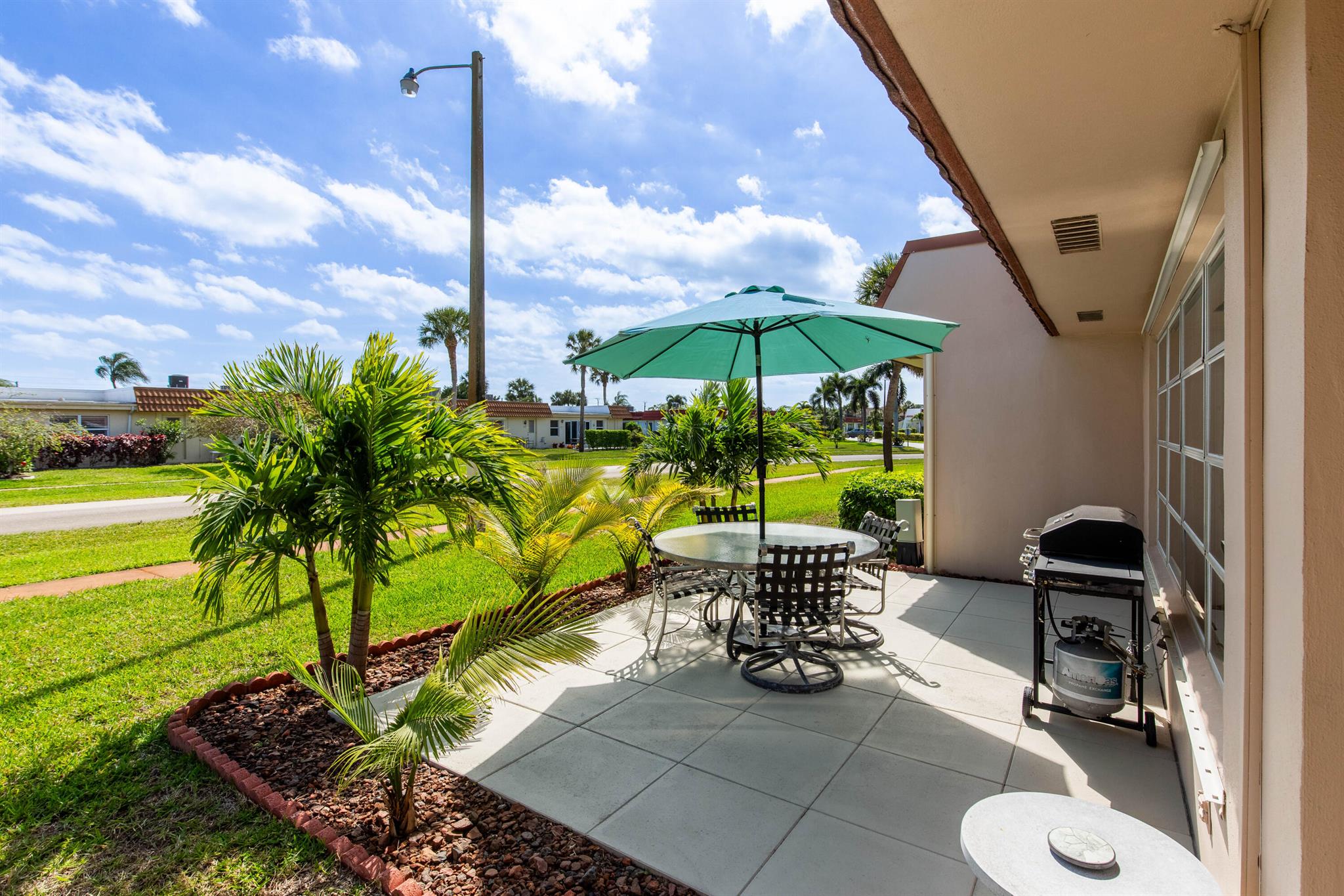 CRESTHAVEN CONDO TOWNHOMES SEC 2 - Residential