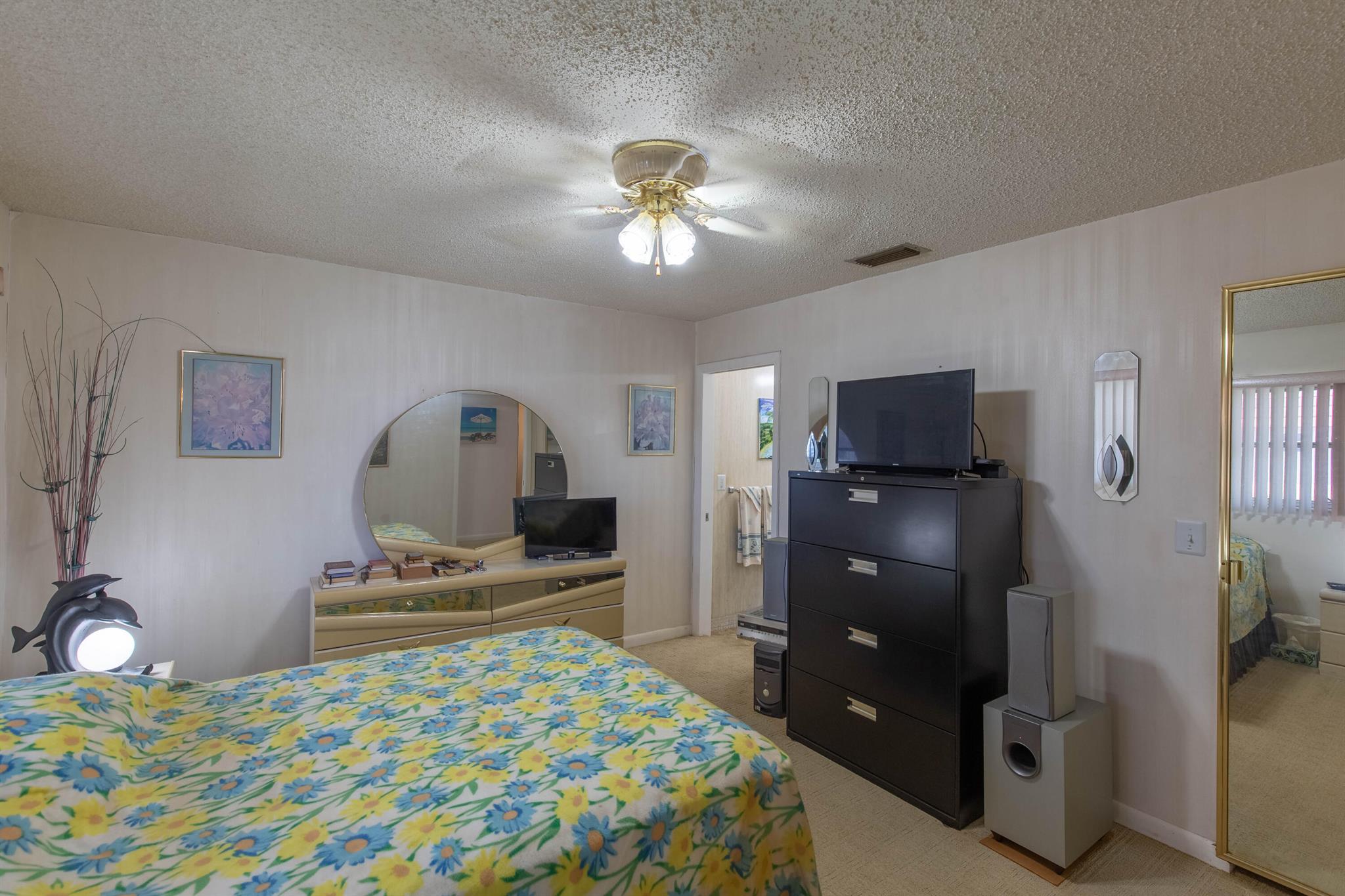 CRESTHAVEN CONDO TOWNHOMES SEC 2 - Residential