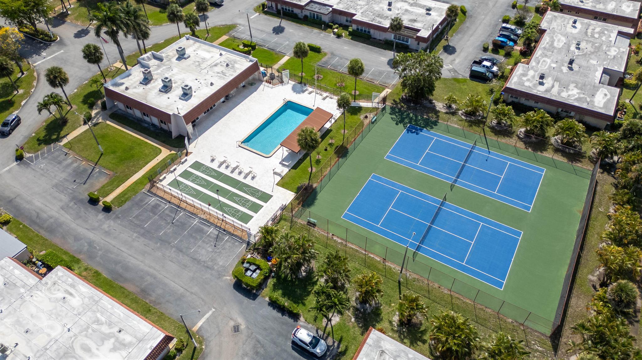 CRESTHAVEN CONDO TOWNHOMES SEC 2 - Residential