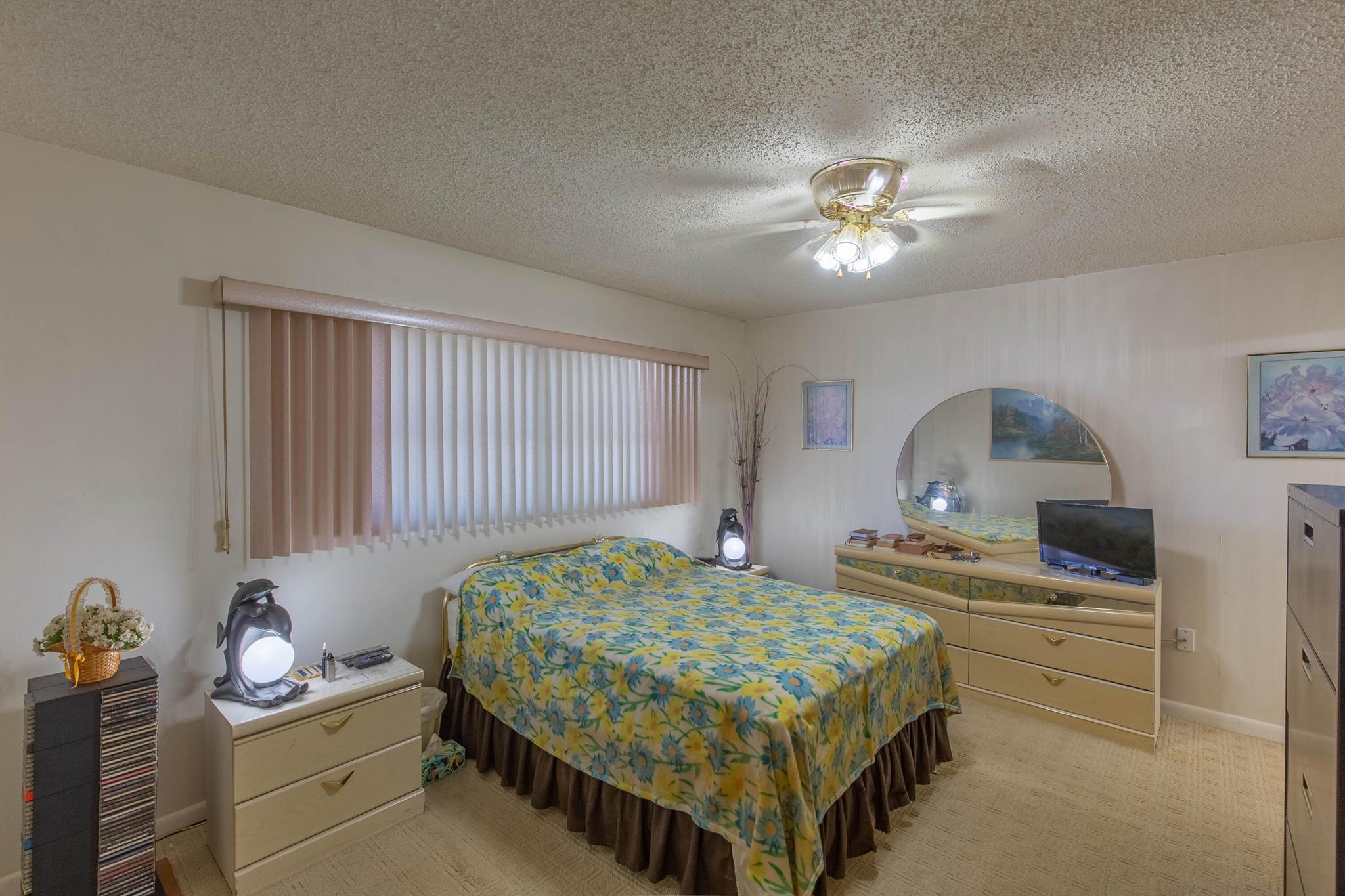 CRESTHAVEN CONDO TOWNHOMES SEC 2 - Residential