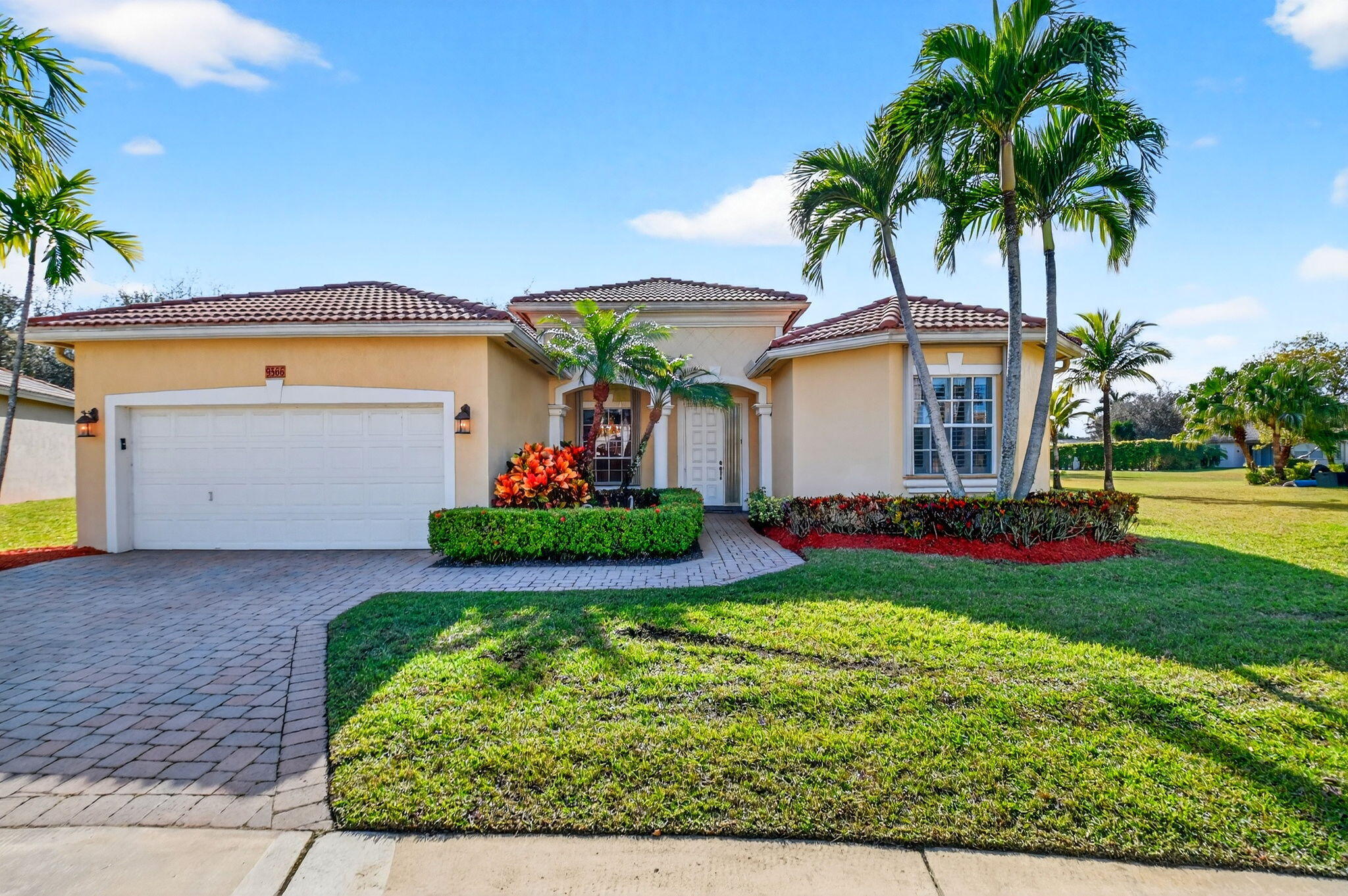 9566 Lantern Bay Circle