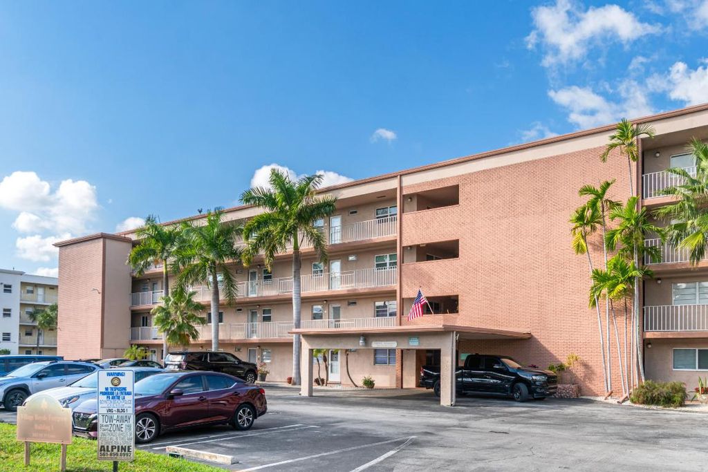 Photo of 2615 NE 1st Court #303, Boynton Beach, FL 33435 (MLS # R11147227)