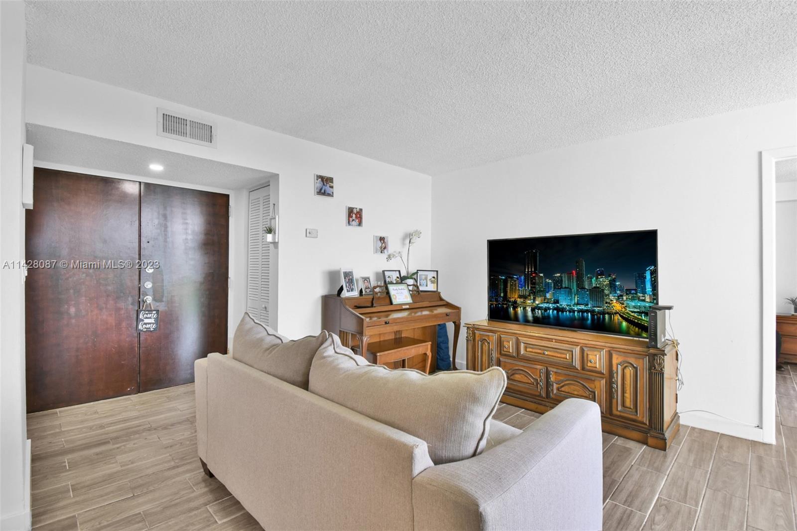 11800 SW 18th Street 508-4