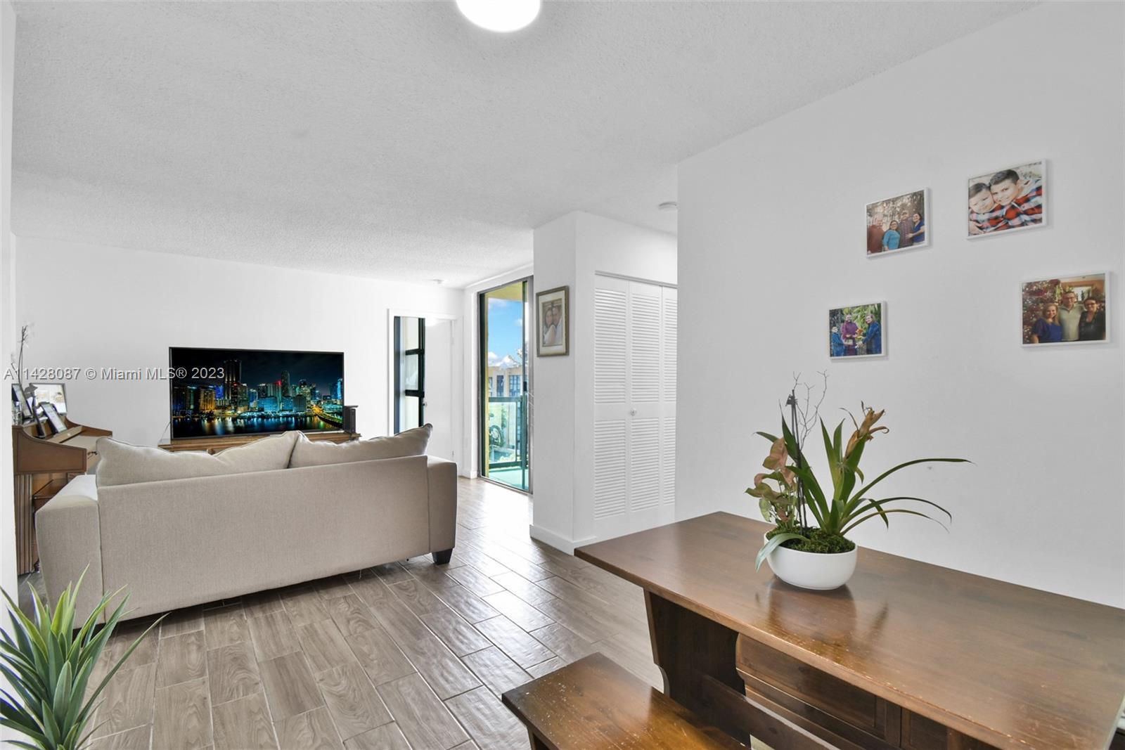 11800 SW 18th Street 508-4