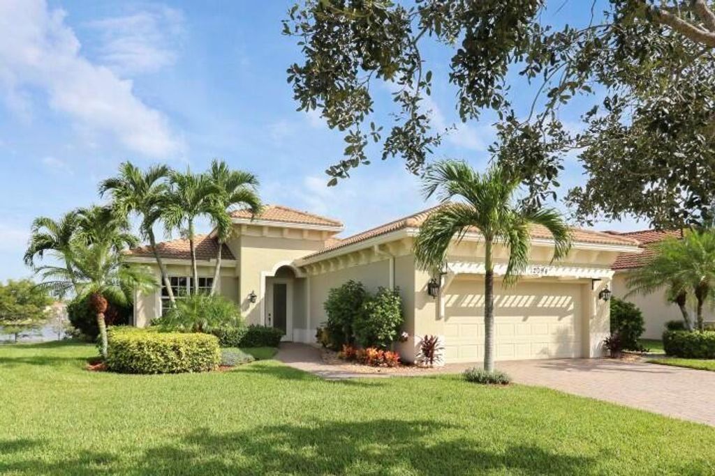 Photo of 12094 Aviles Circle, Palm Beach Gardens, FL 33418 (MLS # R11060308)