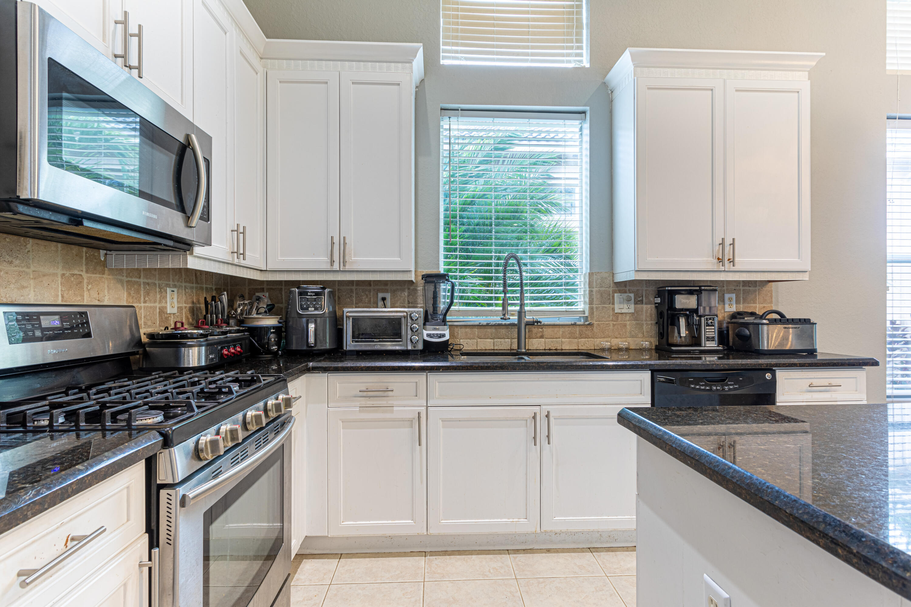 BLACK DIAMOND PH 1 - Residential