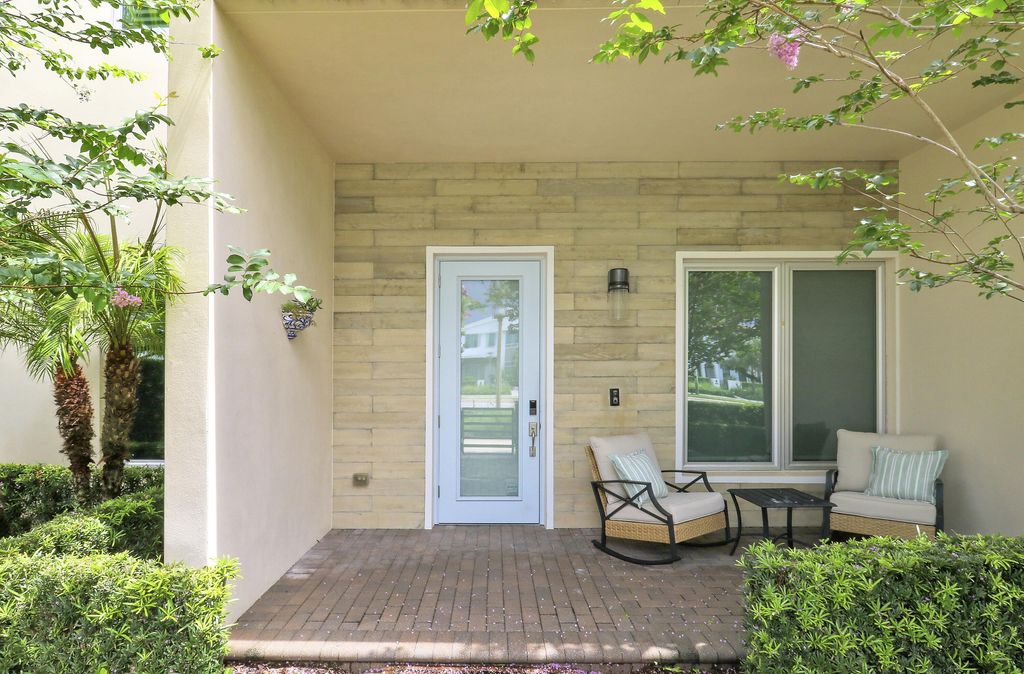 Photo of 5021 Grandiflora Road, Palm Beach Gardens, FL 33418 (MLS # R11105689)