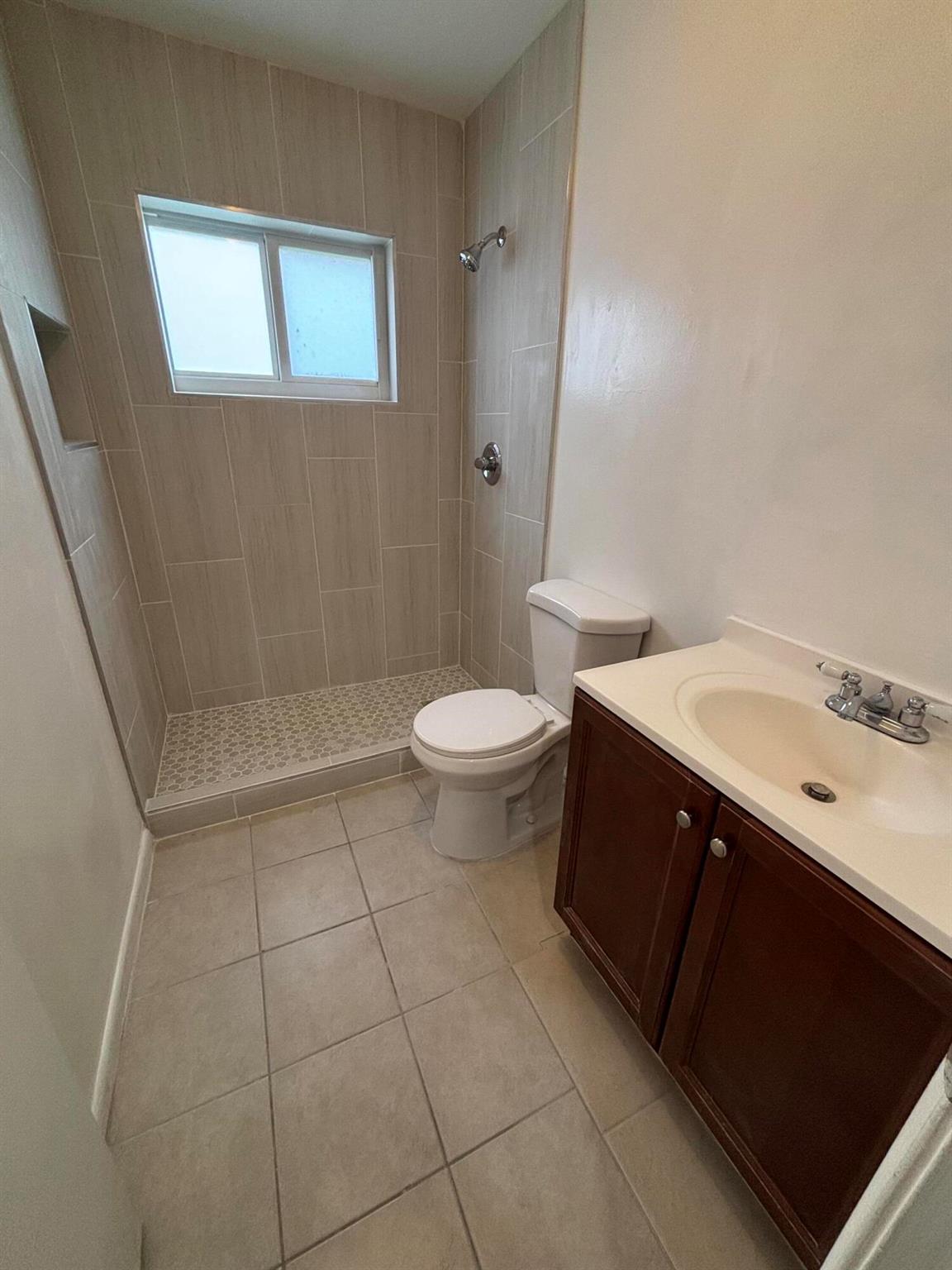 SUNRISE GOLF VLG SEC 24 P - Residential Lease