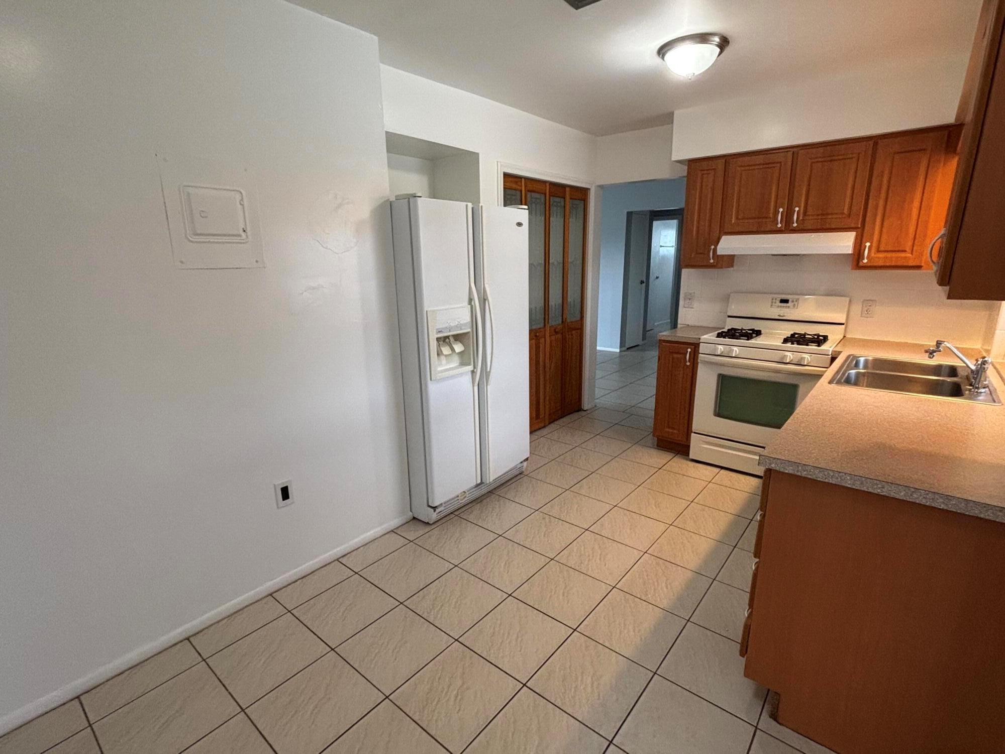 SUNRISE GOLF VLG SEC 24 P - Residential Lease