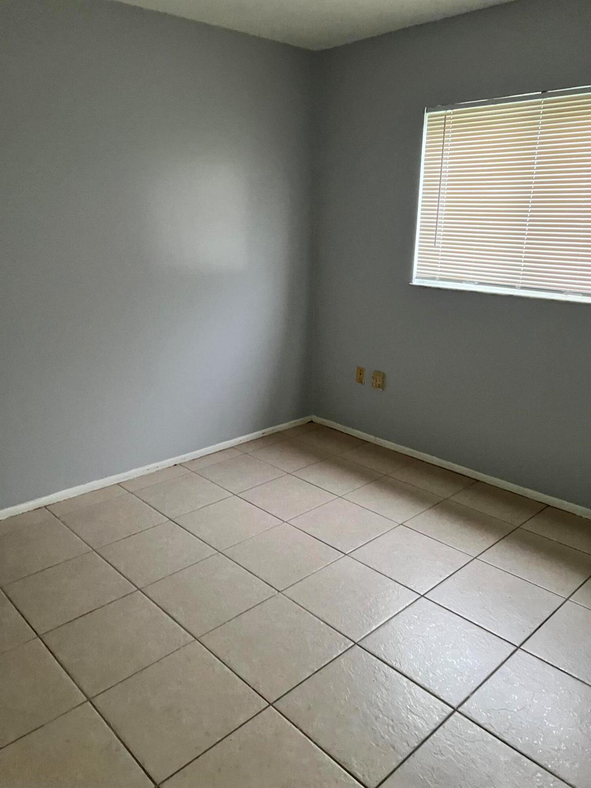 SUNRISE GOLF VLG SEC 24 P - Residential Lease