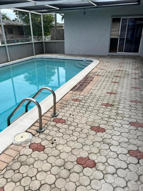 SUNRISE GOLF VLG SEC 24 PART 5 - Residential Lease