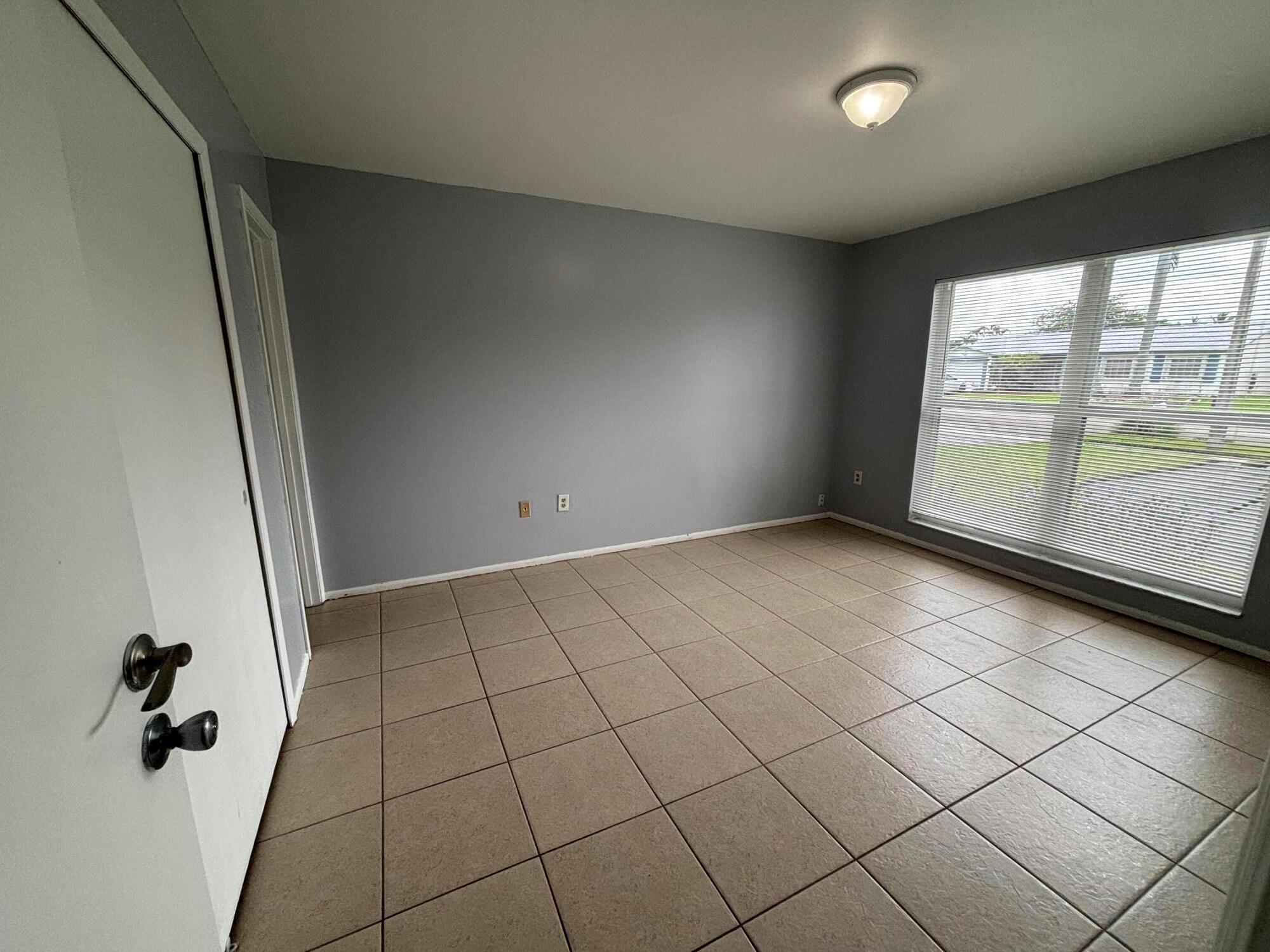 SUNRISE GOLF VLG SEC 24 P - Residential Lease