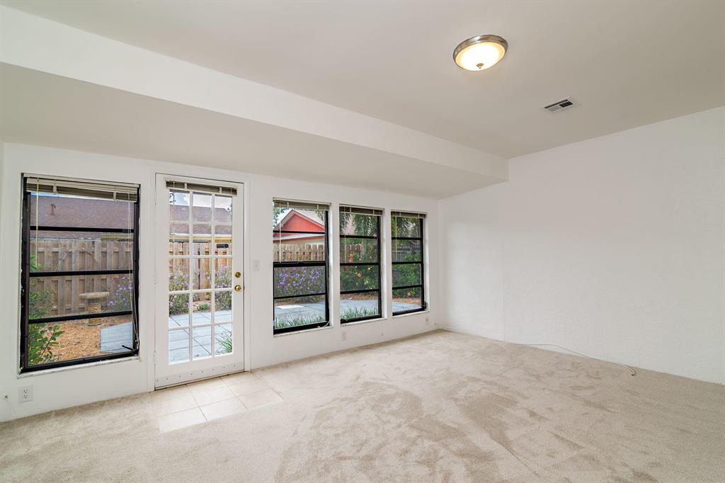 ELMWOOD EST - Residential