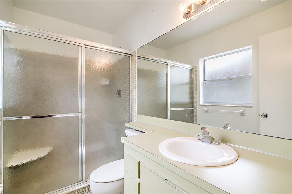 ELMWOOD EST - Residential