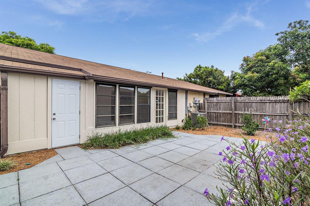 ELMWOOD EST - Residential