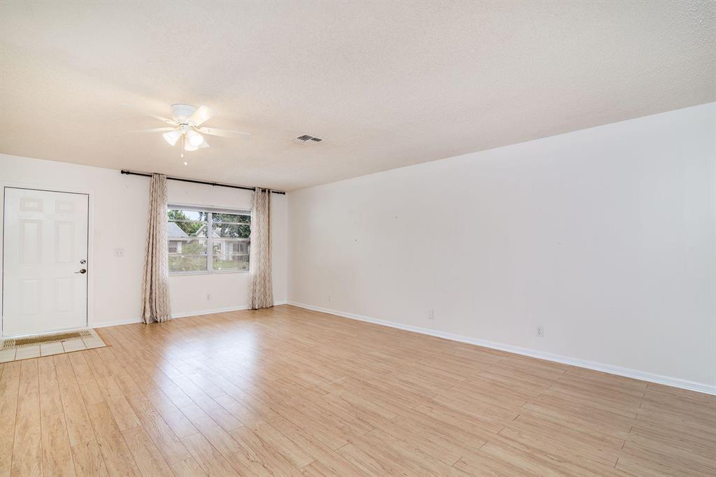 ELMWOOD EST - Residential