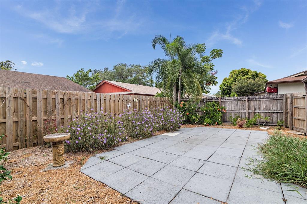 ELMWOOD EST - Residential