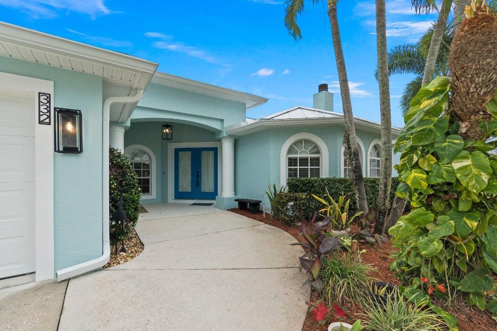 Photo of 332 SW Enon Street, Port Saint Lucie, FL 34953 (MLS # R10977972)