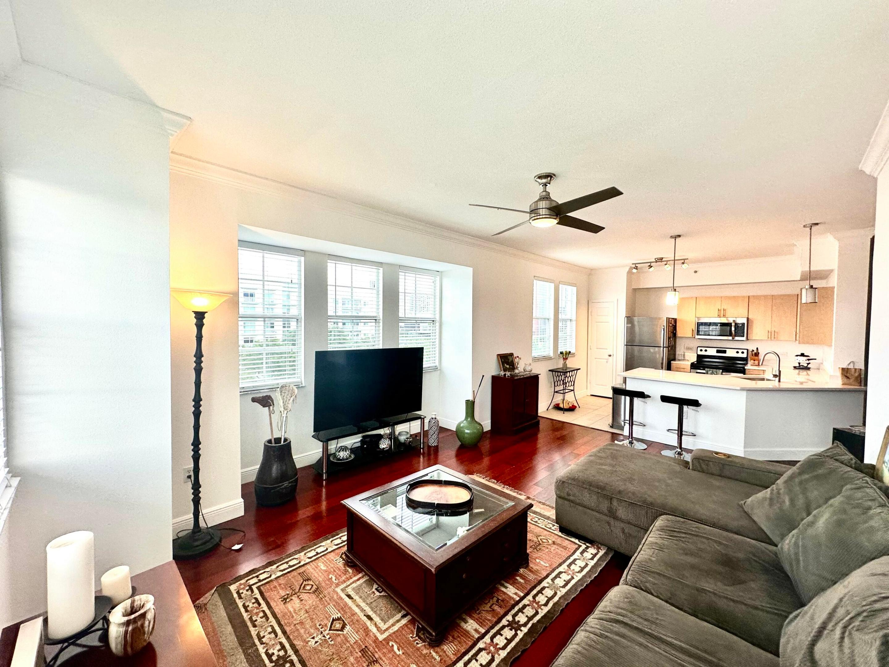 533 NE 3rd Avenue 527