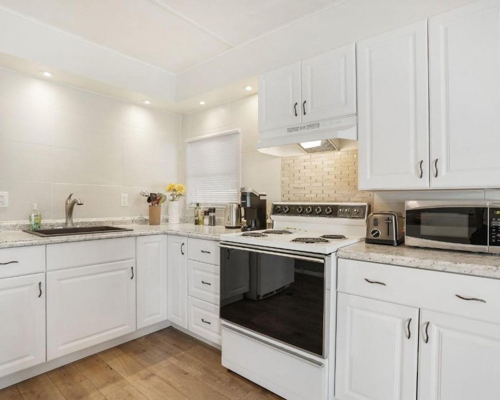 Photo of 1921 SW 87th Terrace, Davie, FL 33324 (MLS # F10545668)