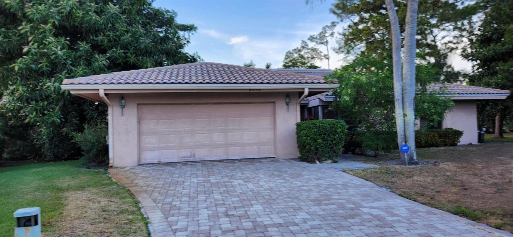 Photo of 6339 Woodthrush Court, Palm Beach Gardens, FL 33418 (MLS # R11084009)