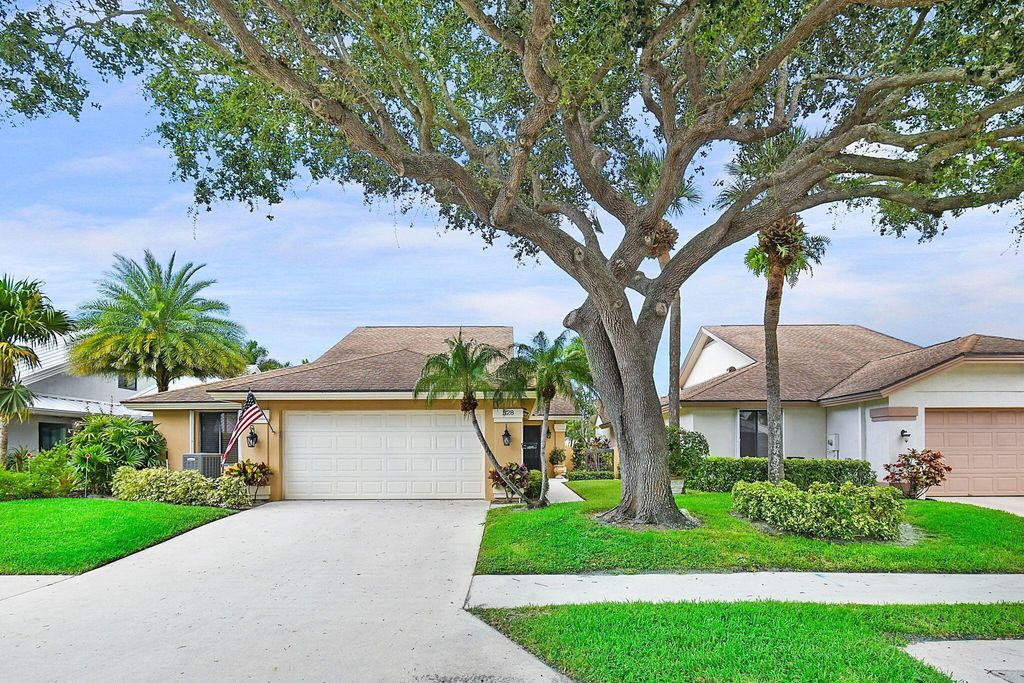 Photo of 328 Ridge Road, Jupiter, FL 33477 (MLS # R11007689)