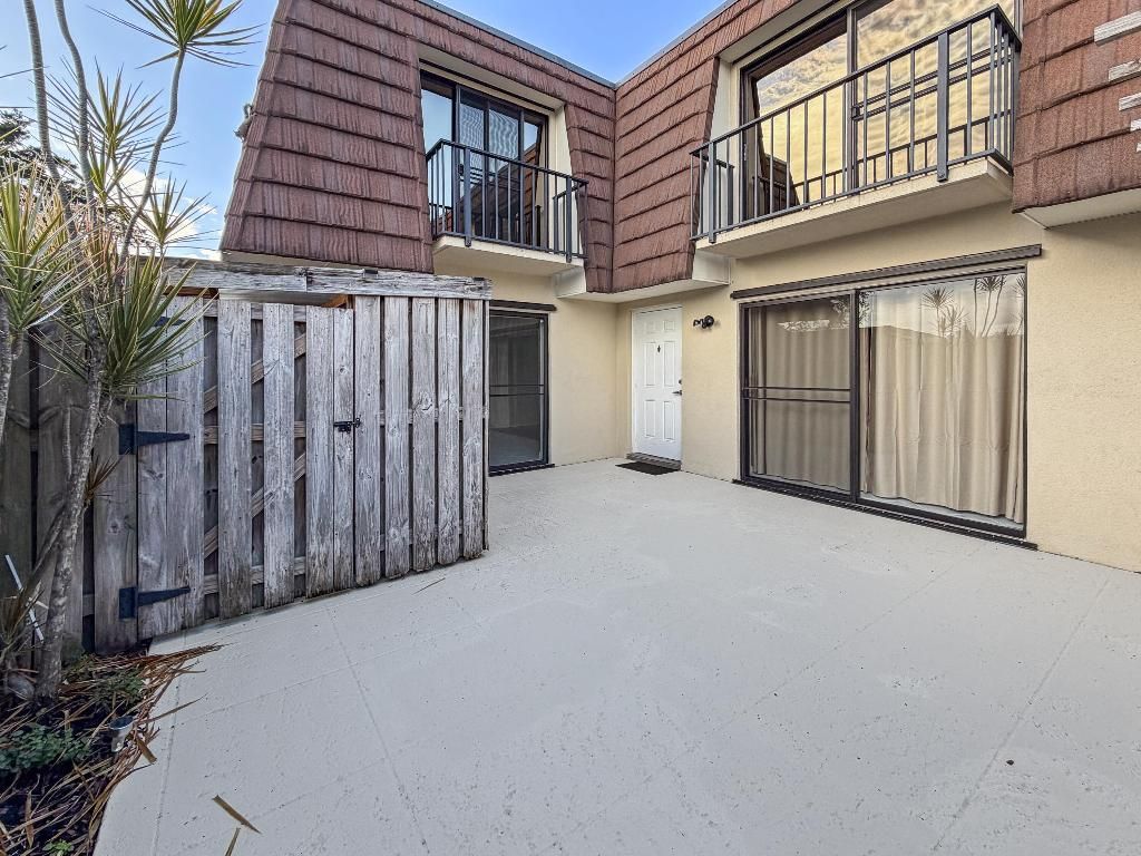 Photo of 306 3rd Lane, Palm Beach Gardens, FL 33418 (MLS # R11144819)