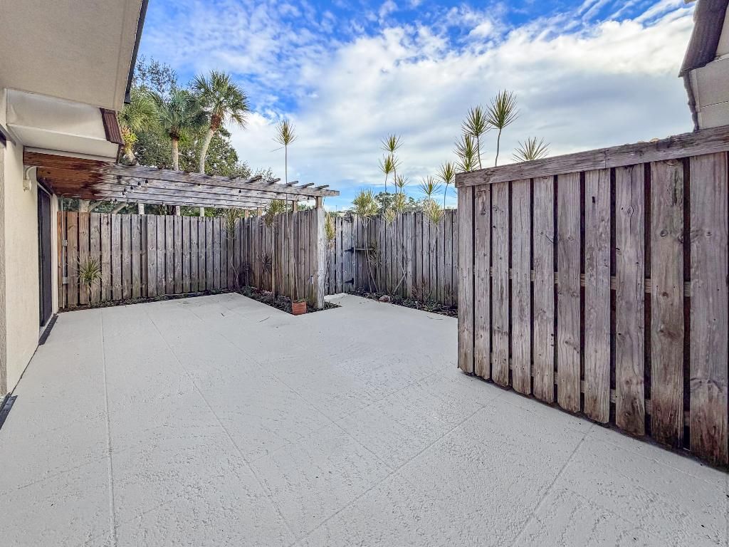 Photo of 306 3rd Lane, Palm Beach Gardens, FL 33418 (MLS # R11144819)