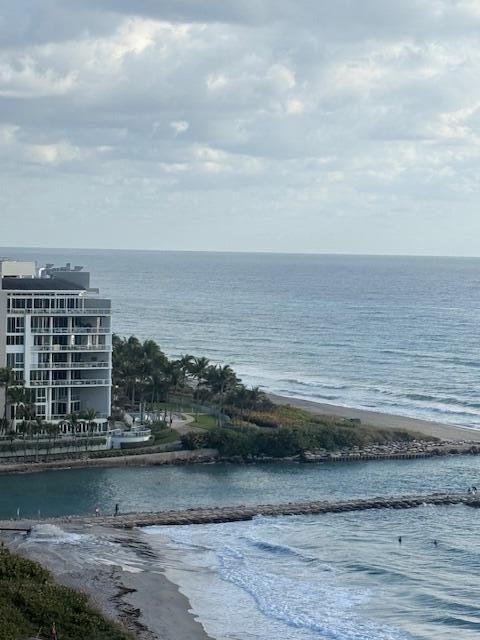 CLOISTER DEL MAR CONDO - Residential Lease