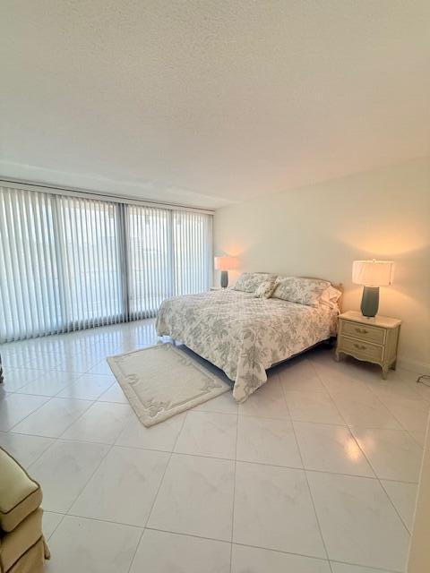CLOISTER DEL MAR CONDO - Residential Lease