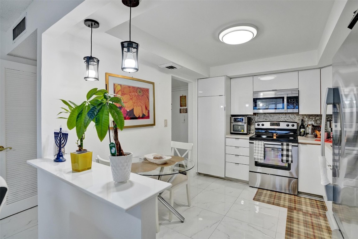 Del Prado Condo - Residential Lease