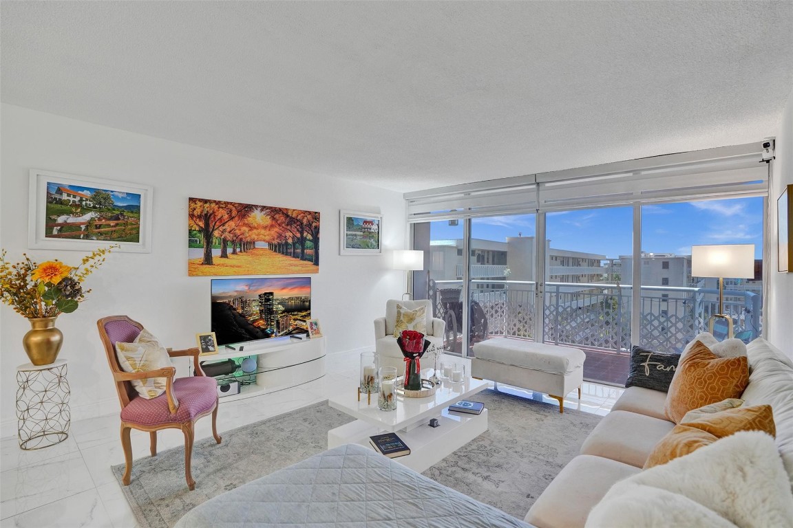 Del Prado Condo - Residential Lease