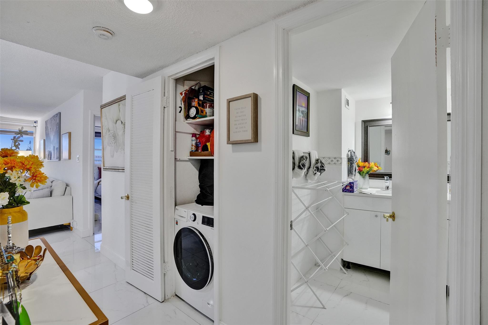 Del Prado Condo - Residential Lease