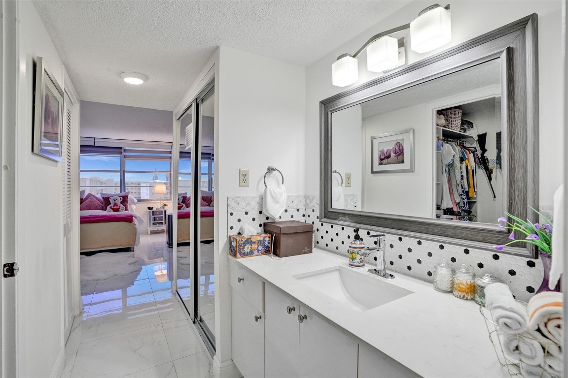 Del Prado Condo - Residential Lease