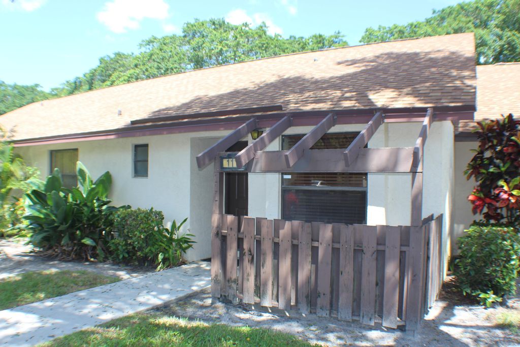 Photo of 111 Via De Casas Norte, Boynton Beach, FL 33426 (MLS # R11124152)