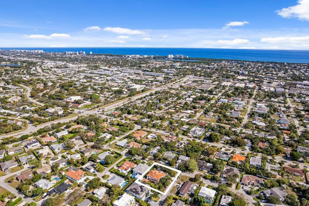 Photo of 901 NW 4th Court, Boca Raton, FL 33432 (MLS # R11158719)