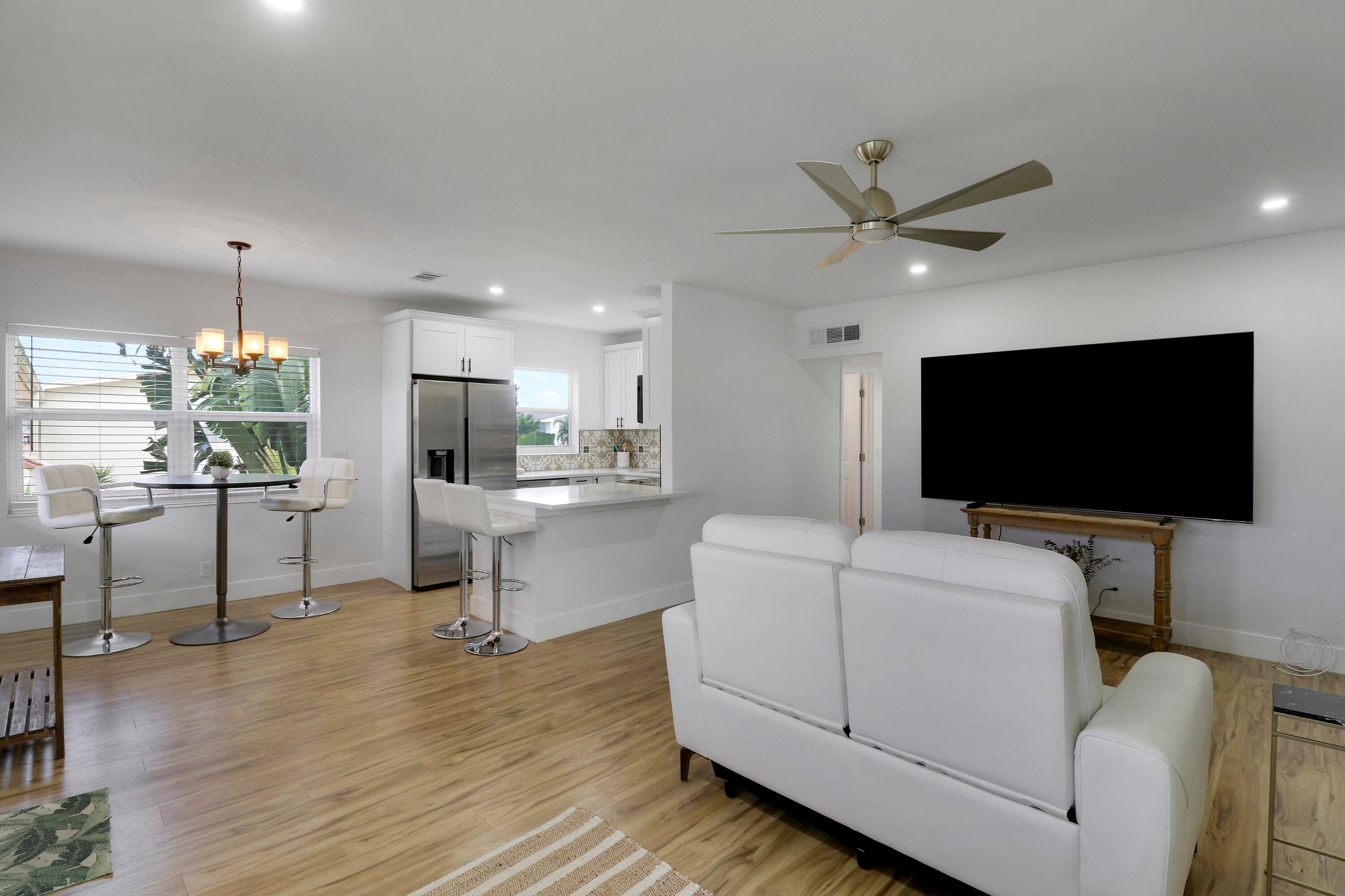 View photos, virtual tours, details... 112 Salisbury E