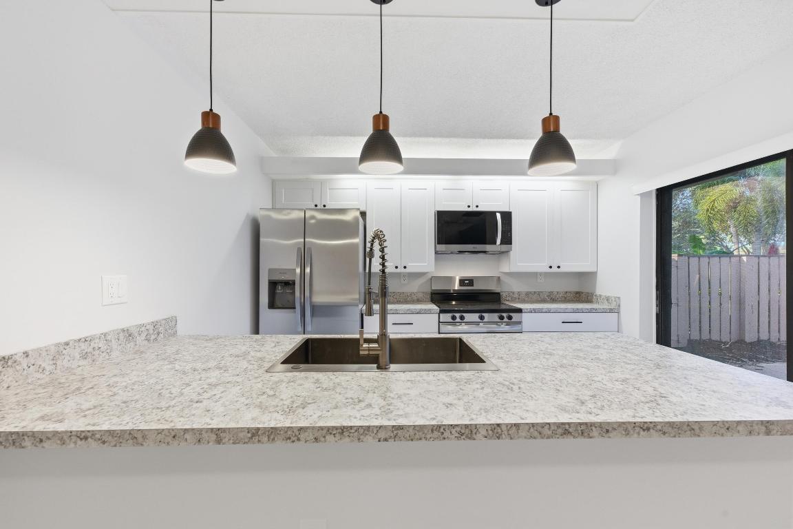 SANDALWOOD LAKES SOUTH - Residential