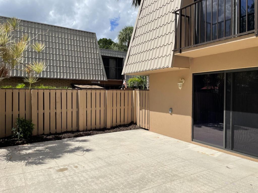 SANDALWOOD LAKES SOUTH - Residential