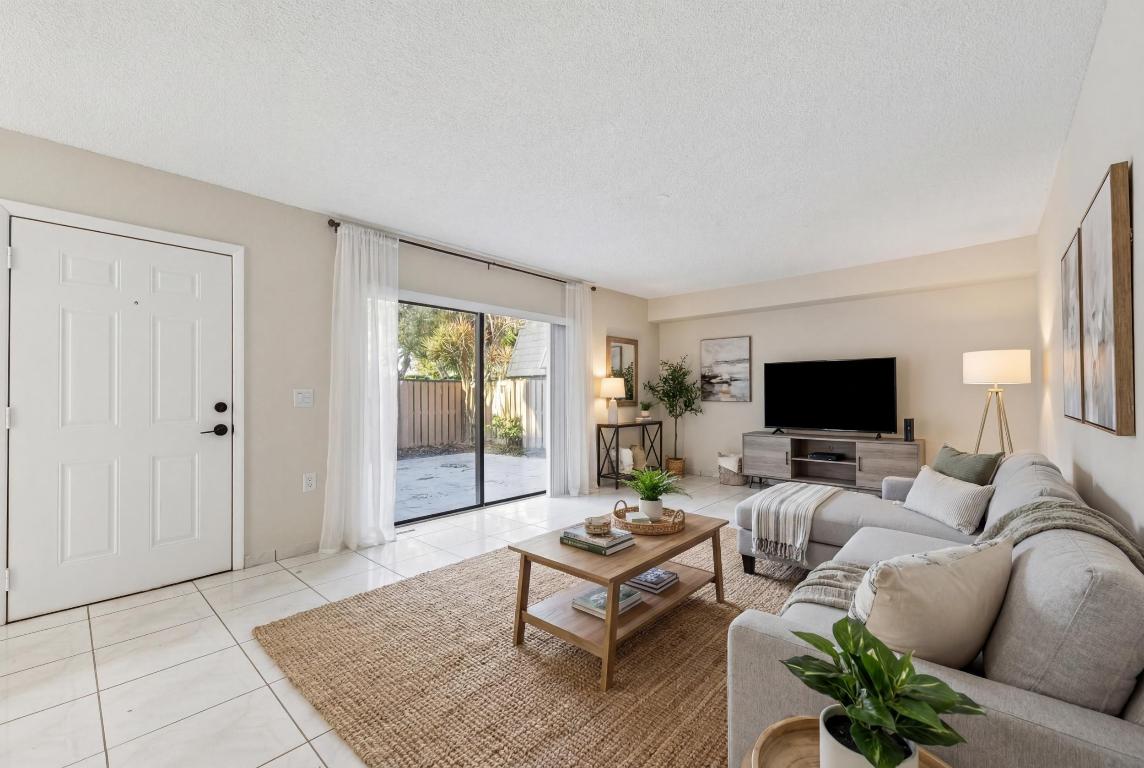 SANDALWOOD LAKES SOUTH - Residential