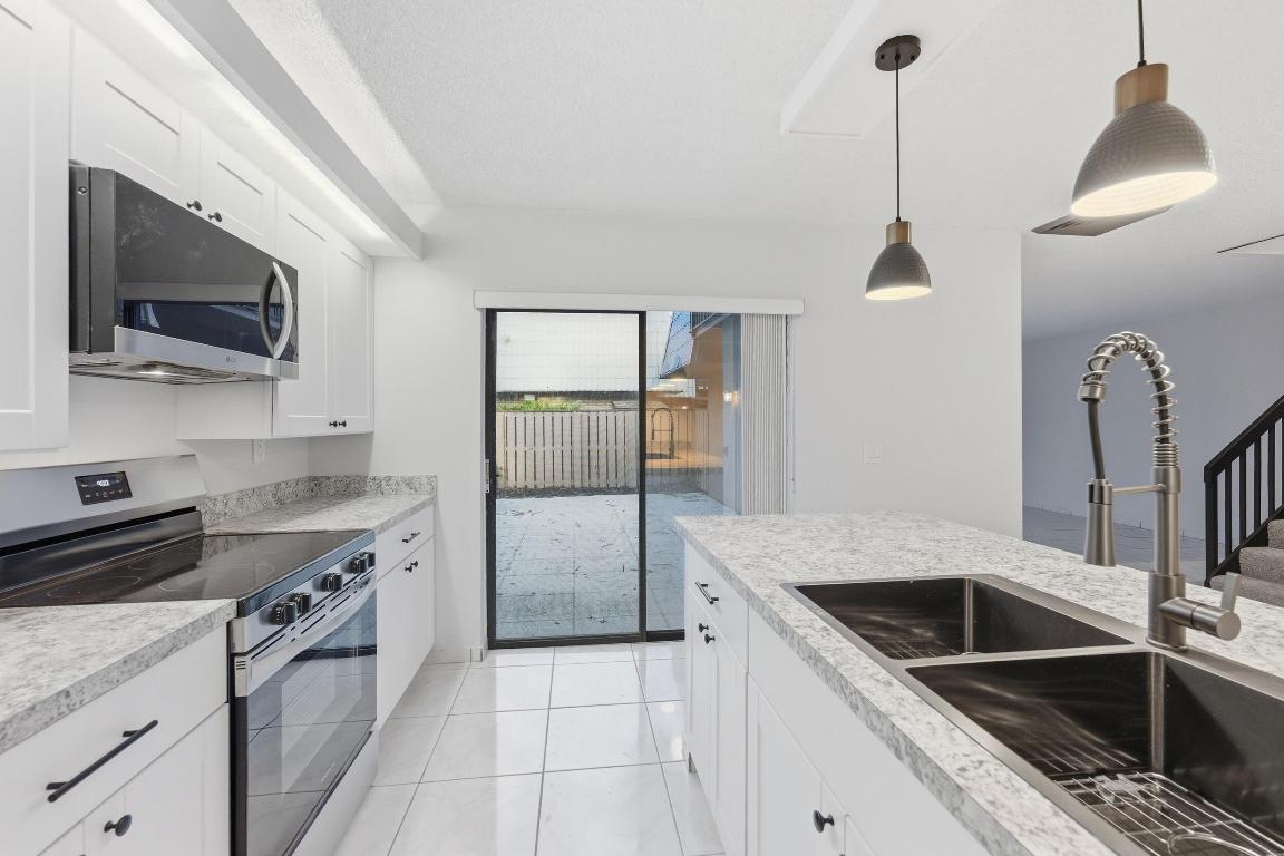 SANDALWOOD LAKES SOUTH - Residential