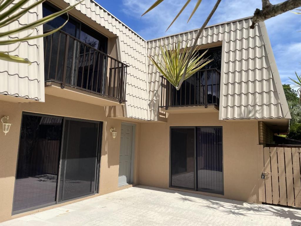 SANDALWOOD LAKES SOUTH - Residential