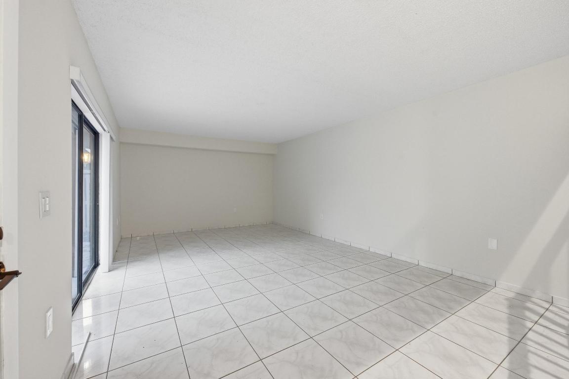 SANDALWOOD LAKES SOUTH - Residential