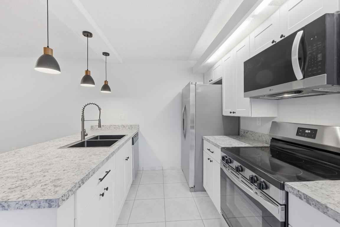 SANDALWOOD LAKES SOUTH - Residential