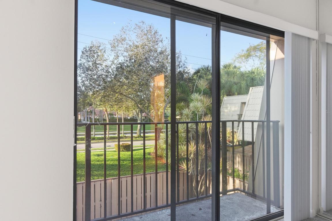 SANDALWOOD LAKES SOUTH - Residential