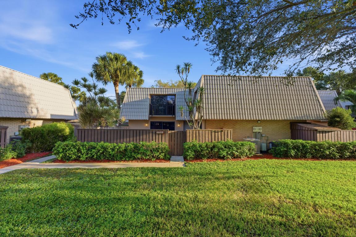 SANDALWOOD LAKES SOUTH - Residential