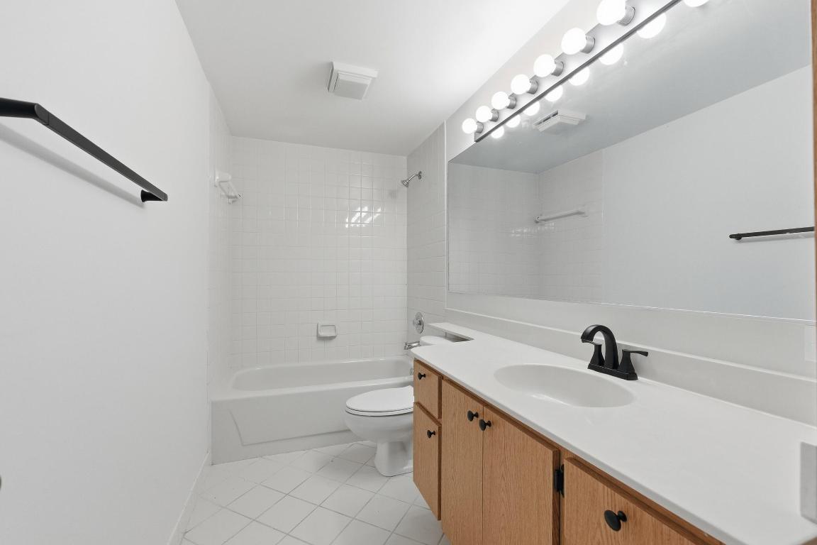 SANDALWOOD LAKES SOUTH - Residential