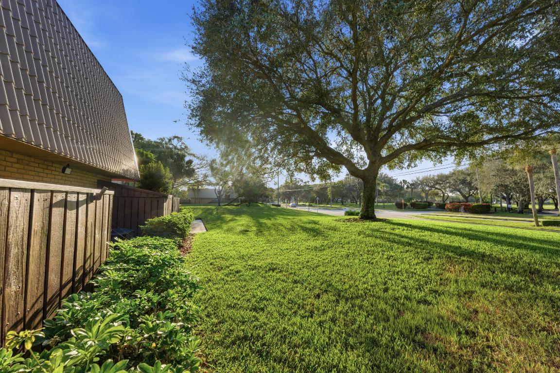 SANDALWOOD LAKES SOUTH - Residential