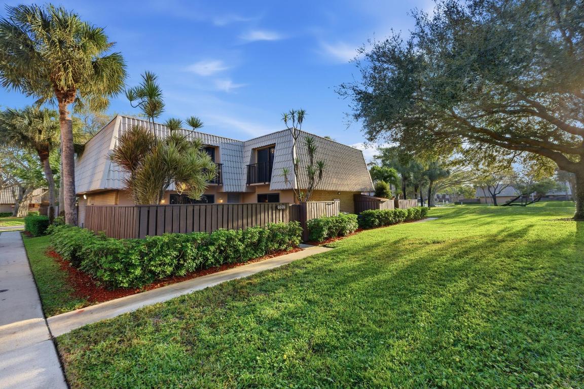 SANDALWOOD LAKES SOUTH - Residential