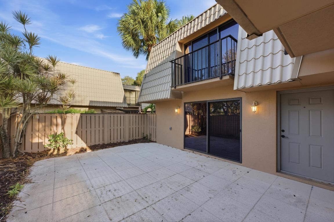 SANDALWOOD LAKES SOUTH - Residential